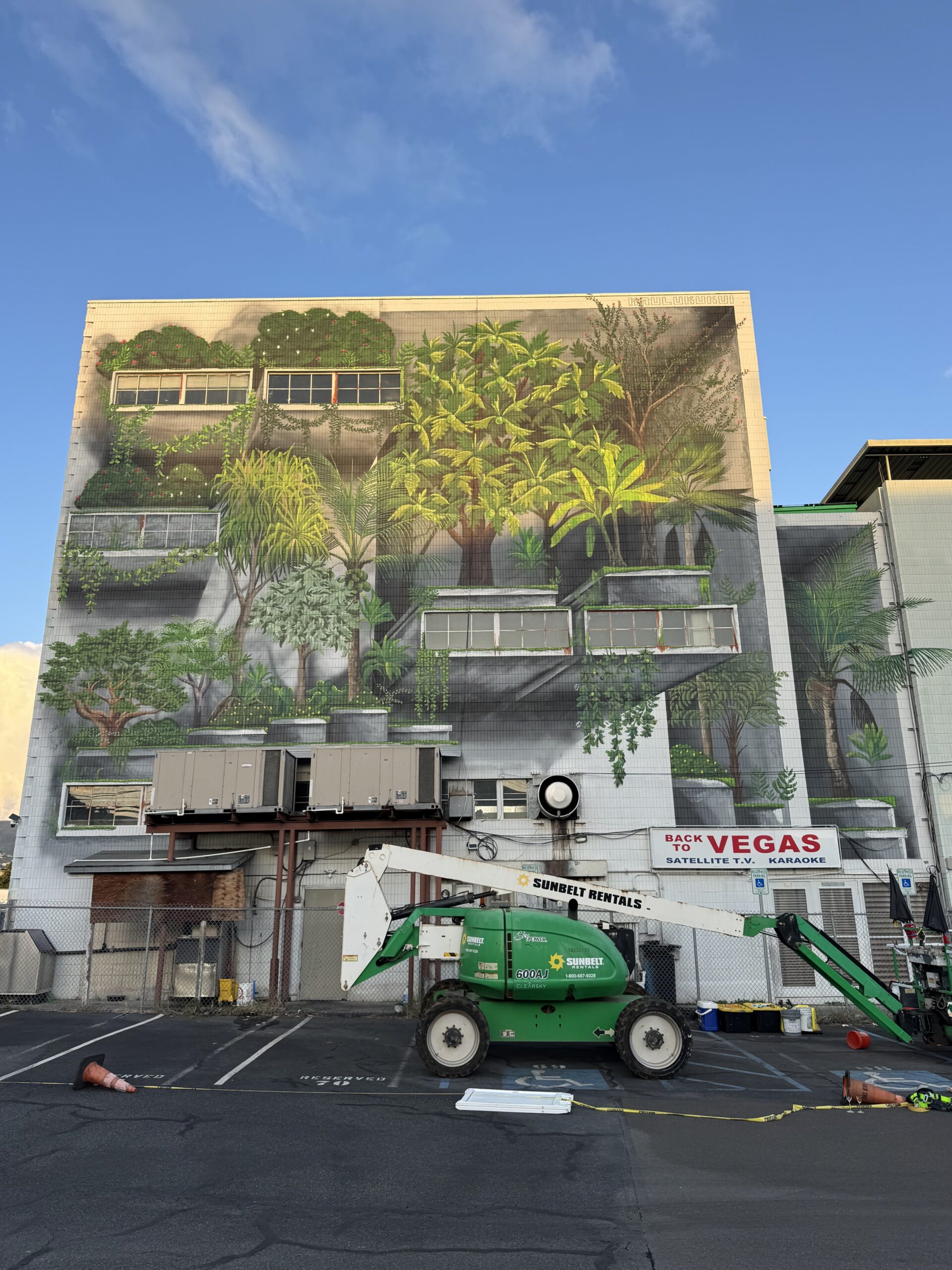 Reimagining Wao Kānaka mural